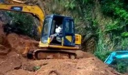 重庆挖挖机爆料视频曝光,揭秘工程现场惊人内幕